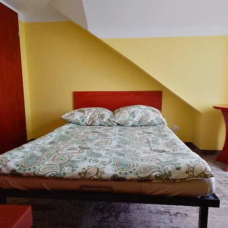 Δωμάτια σε οικογενειακή κατοικία Rafa *