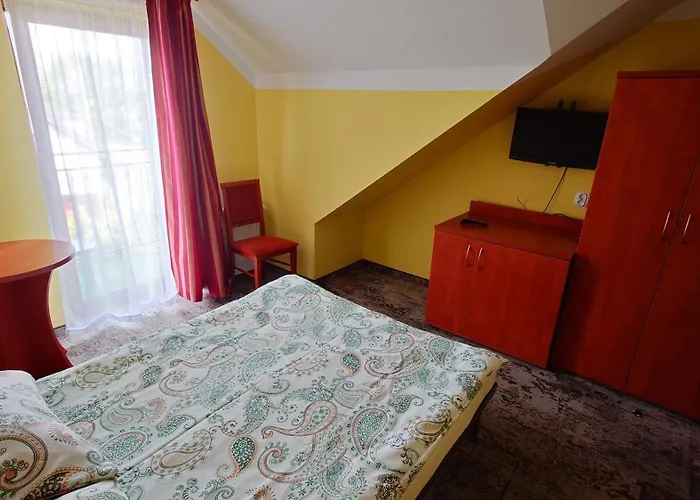 ホームステイ Rafa トシェンサチ